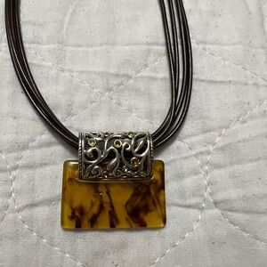 Brown turtle vintage choker and earring